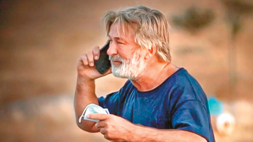 Άλεκ Μπάλντουιν: Ποιος έβαλε τη σφαίρα στο όπλο 