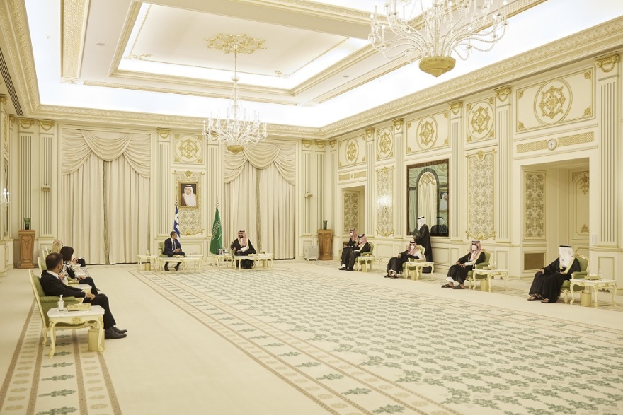 Συνάντηση Μητσοτάκη με τον πρίγκιπα διάδοχο της Σαουδικής Αραβίας: Συζήτησαν για επενδύσεις, ενέργεια, τουρισμό, άμυνα 