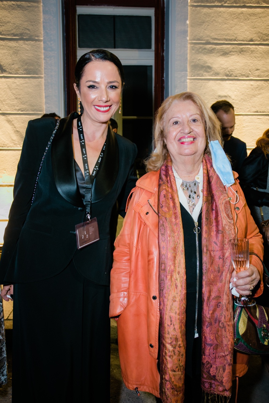 212 ARTS: Λαμπερά εγκαίνια για τον νέο χώρο τέχνης του Πειραιά