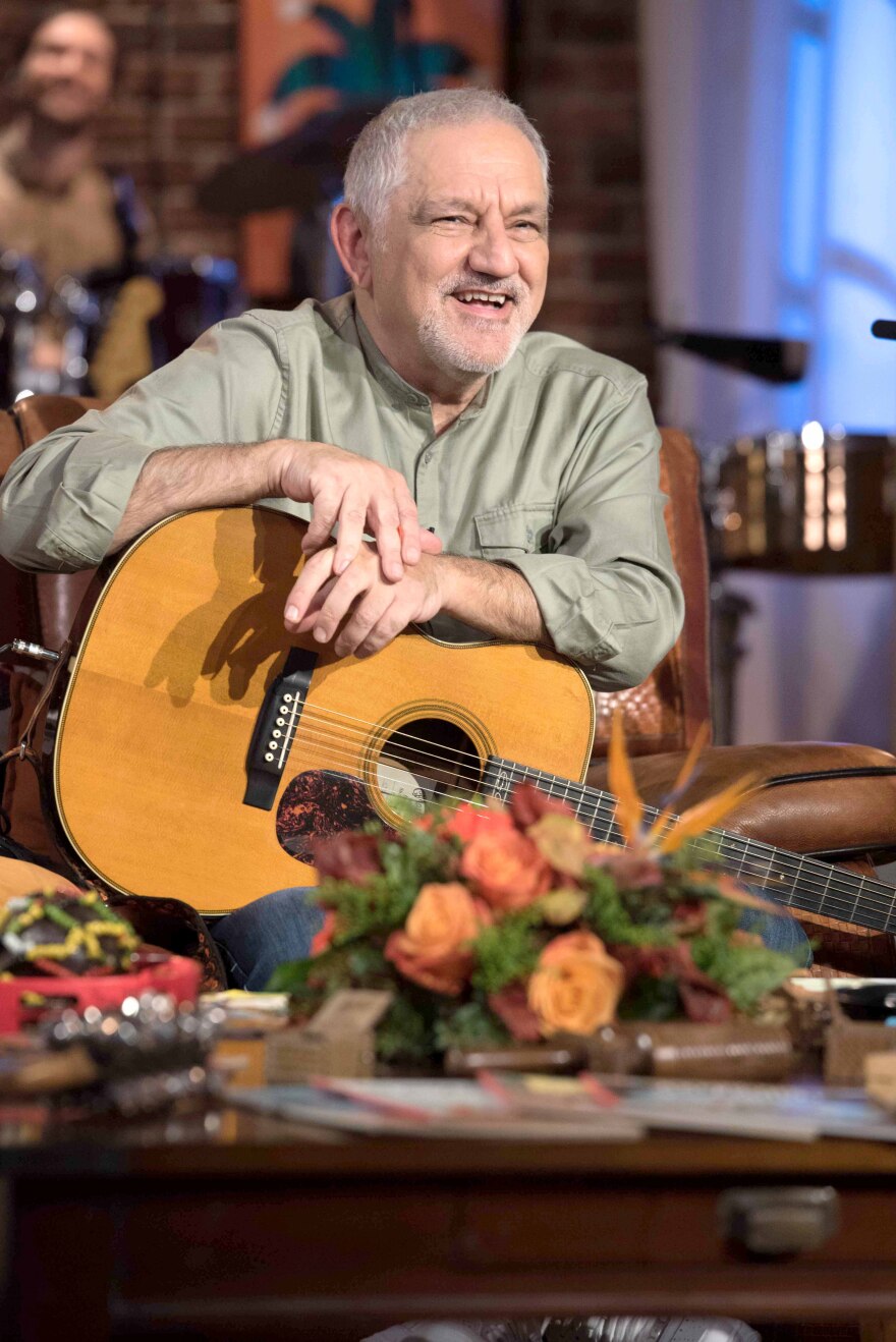 «Μουσικό Κουτί»: Οι ΦΑΤΜΕ συναντούν τους Locomondo σε ένα ρέγγε πάρτι με ροκ, παραδοσιακούς και ρεμπέτικους ήχους