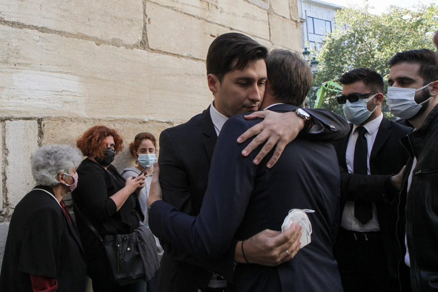 Φώφη Γεννηματά: Πλήθος κόσμου από όλη την Ελλάδα στη Μητρόπολη για το λαϊκό προσκύνημα - Δείτε live