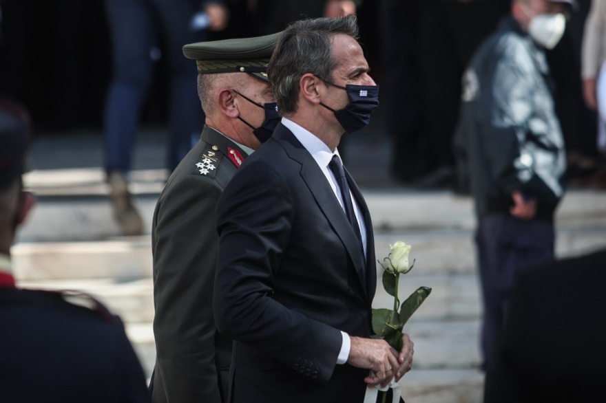 «Αθάνατη» - Όλη η Ελλάδα αποχαιρέτησε με χειροκροτήματα τη Φώφη Γεννηματά