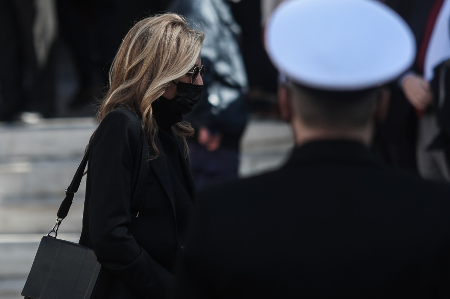 «Αθάνατη» - Όλη η Ελλάδα αποχαιρέτησε με χειροκροτήματα τη Φώφη Γεννηματά