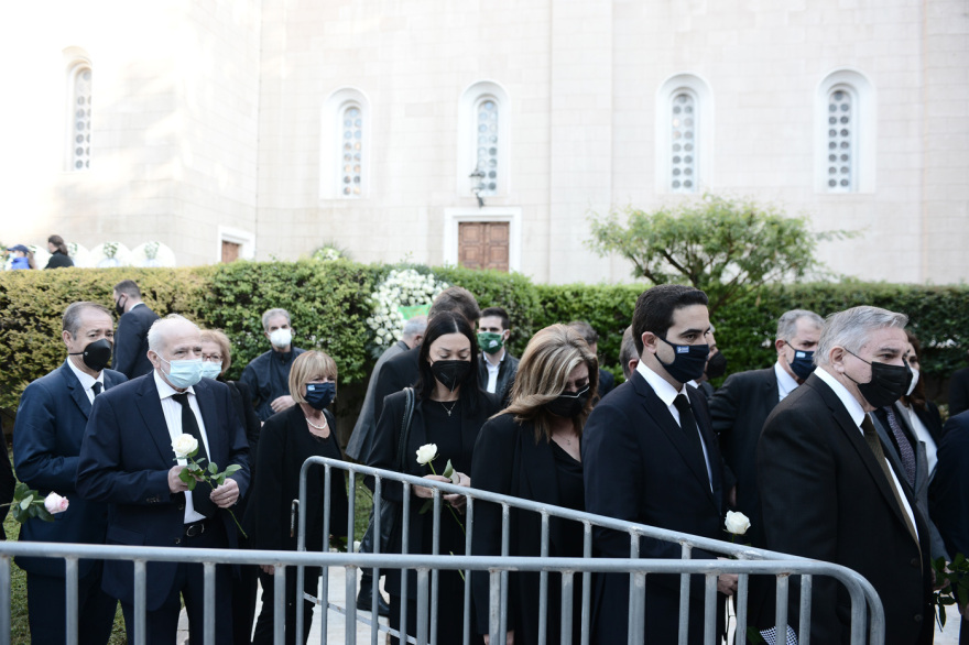 «Αθάνατη» - Όλη η Ελλάδα αποχαιρέτησε με χειροκροτήματα τη Φώφη Γεννηματά