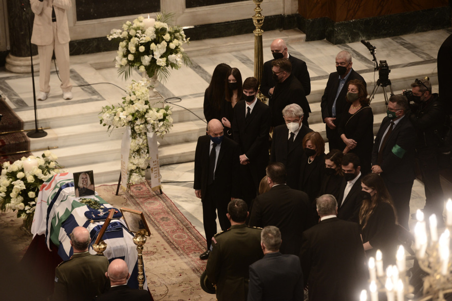 «Αθάνατη» - Όλη η Ελλάδα αποχαιρέτησε με χειροκροτήματα τη Φώφη Γεννηματά