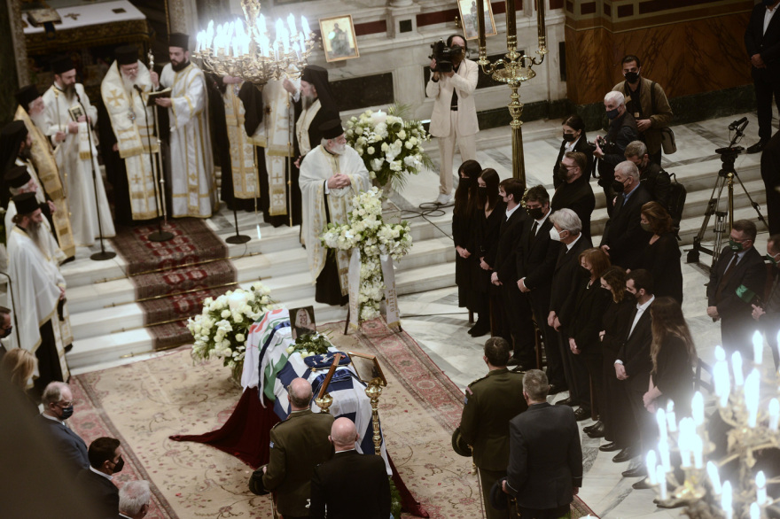 «Αθάνατη» - Όλη η Ελλάδα αποχαιρέτησε με χειροκροτήματα τη Φώφη Γεννηματά