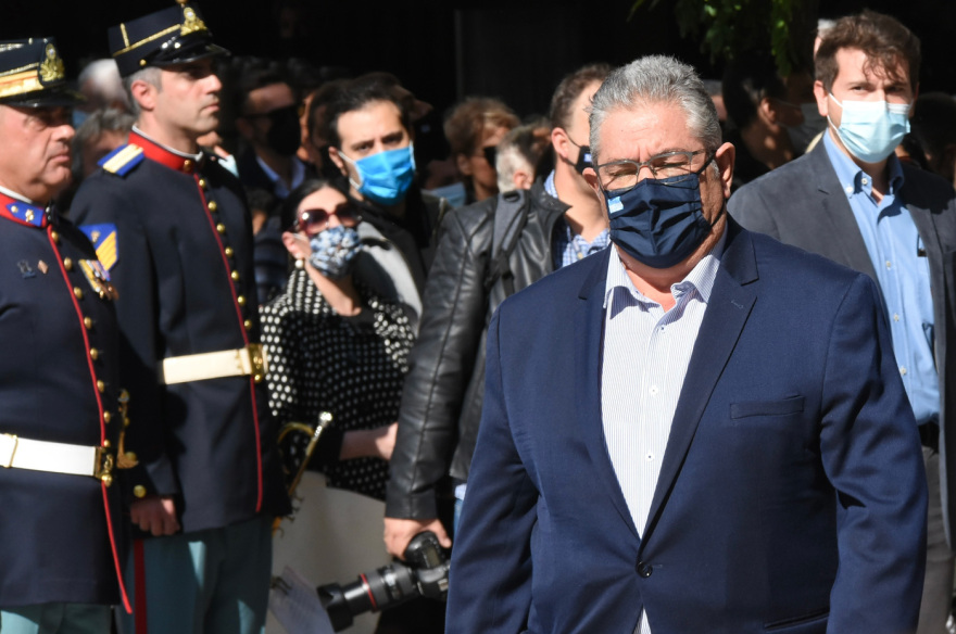 «Αθάνατη» - Όλη η Ελλάδα αποχαιρέτησε με χειροκροτήματα τη Φώφη Γεννηματά