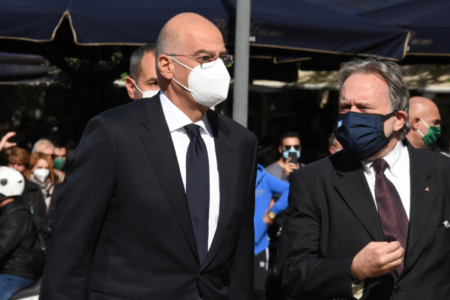 «Αθάνατη» - Όλη η Ελλάδα αποχαιρέτησε με χειροκροτήματα τη Φώφη Γεννηματά