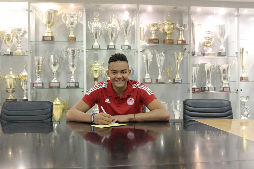 Πυροδότησε «βόμβα» με Εμμανουήλ Καραλή ο Ολυμπιακός!