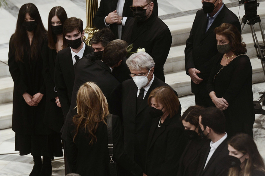 «Αθάνατη» - Όλη η Ελλάδα αποχαιρέτησε με χειροκροτήματα τη Φώφη Γεννηματά