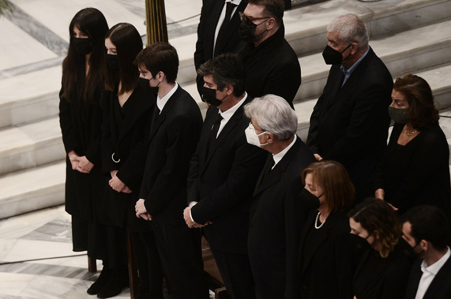 «Αθάνατη» - Όλη η Ελλάδα αποχαιρέτησε με χειροκροτήματα τη Φώφη Γεννηματά