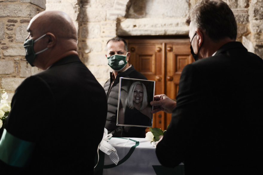 «Αθάνατη» - Όλη η Ελλάδα αποχαιρέτησε με χειροκροτήματα τη Φώφη Γεννηματά