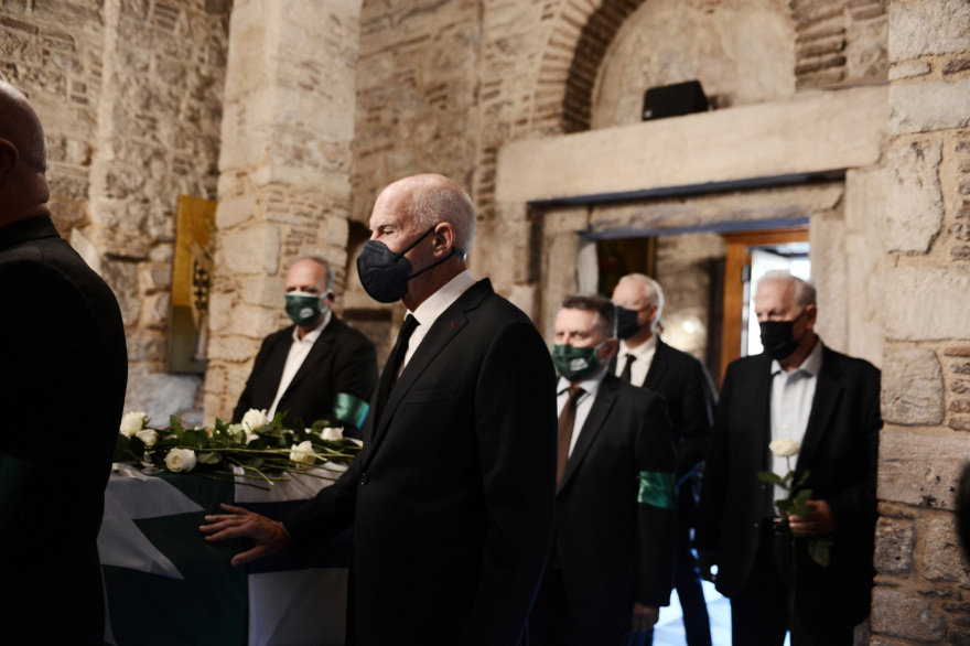 Φώφη Γεννηματά: Σύσσωμη η ΚΟ του ΚΙΝΑΛ στο λαϊκό προσκύνημα της σορού