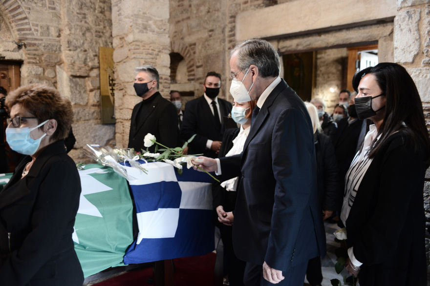 «Αθάνατη» - Όλη η Ελλάδα αποχαιρέτησε με χειροκροτήματα τη Φώφη Γεννηματά