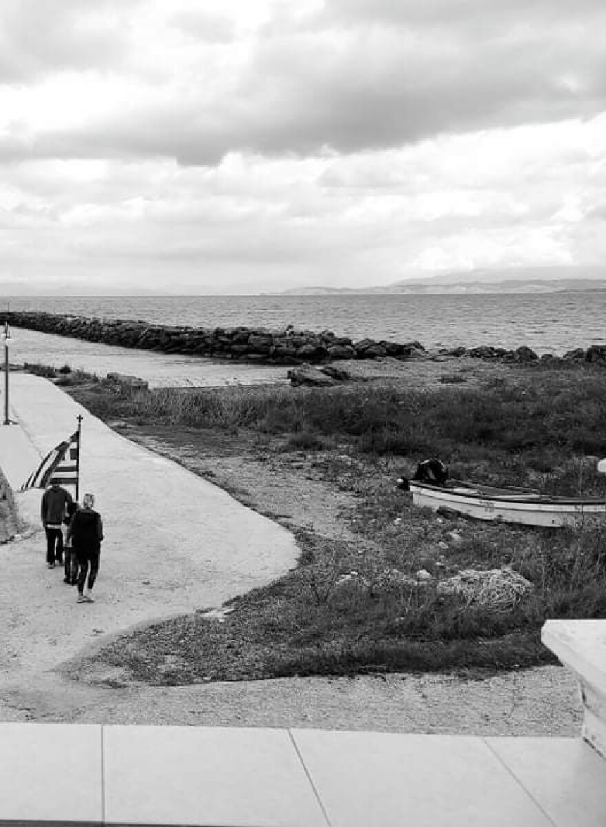 Ο 9χρονος Τάσος θα παρελάσει μόνος του με τη γαλανόλευκη στο Μαθράκι - Δείτε φωτογραφίες