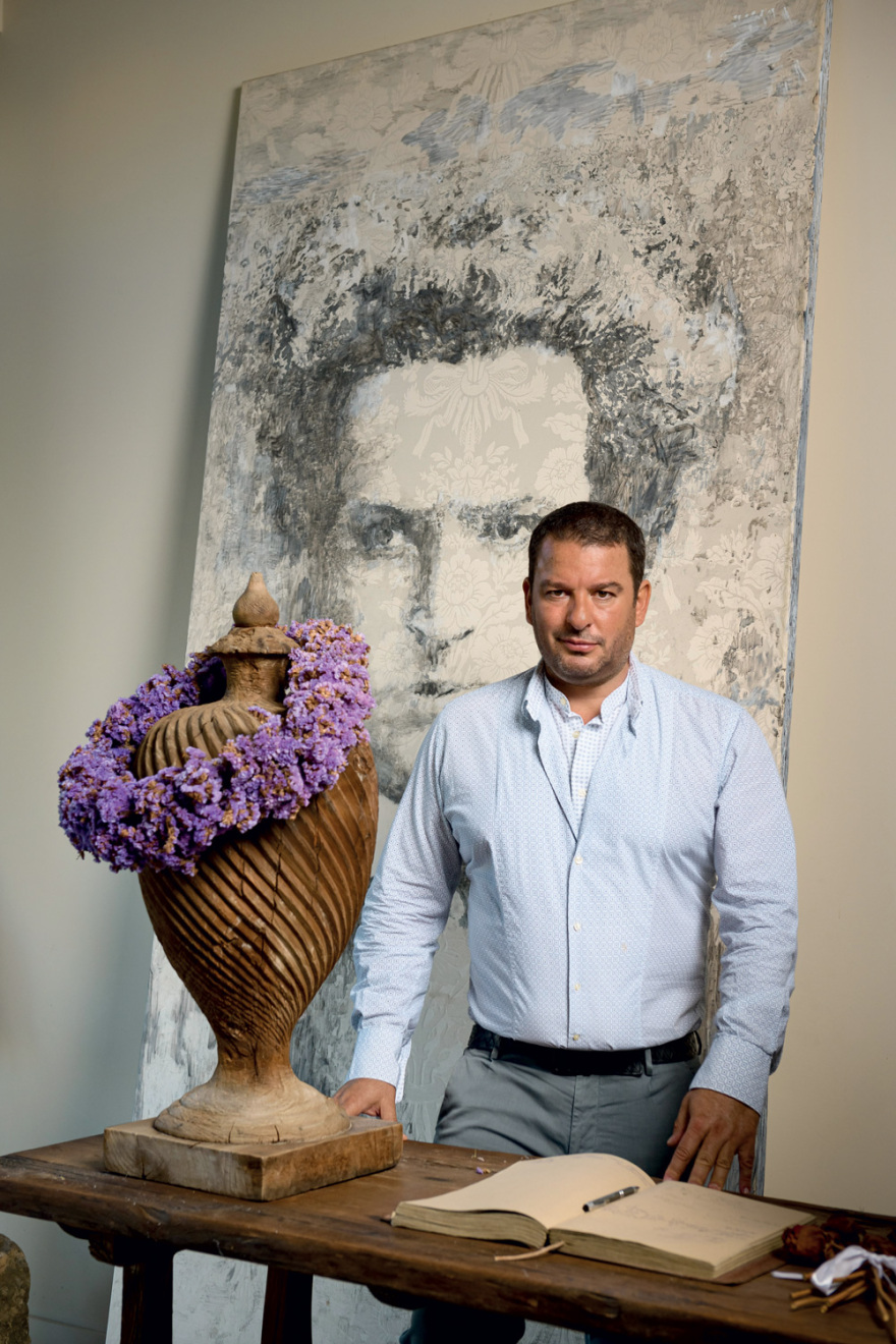 Η βίλα που έζησε ο Άγγελος Σικελιανός στο Ξυλόκαστρο είναι ένα μικρό παλάτι - Δείτε φωτογραφίες