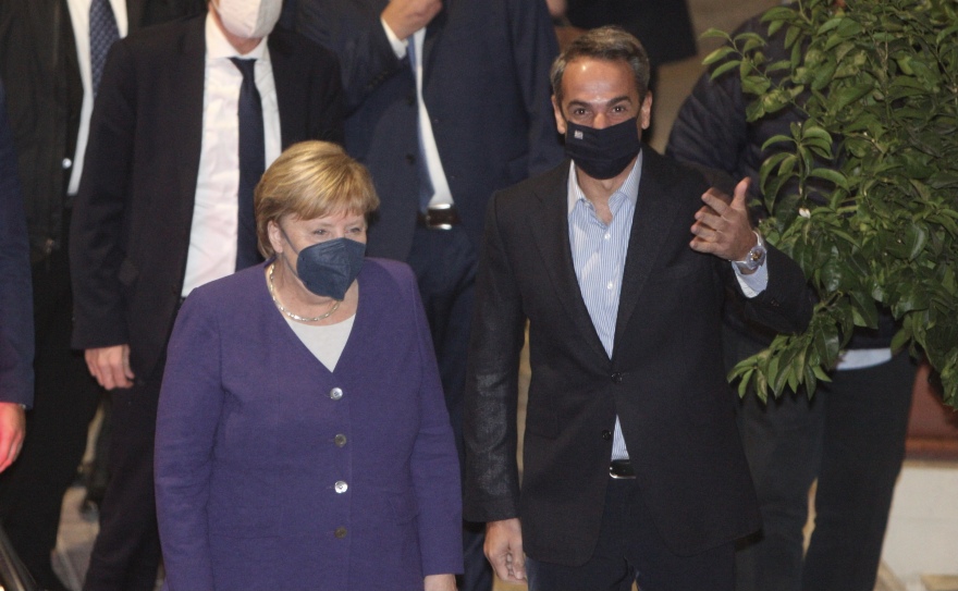Δείπνο Μητσοτάκη - Μέρκελ με φόντο την Ακρόπολη: Ποια μηνύματα στέλνει η απερχόμενη καγκελάριος με την επίσκεψη στην Αθήνα 