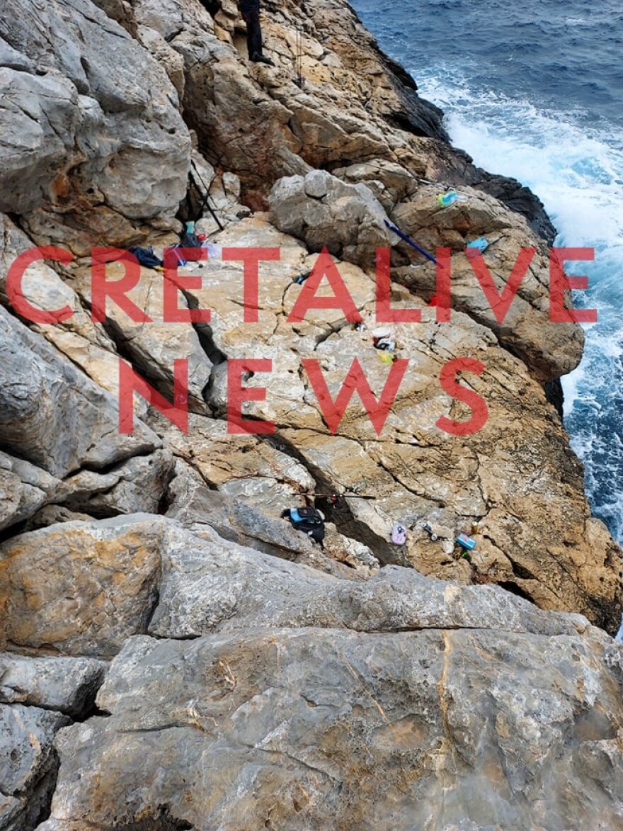 Ηράκλειο: Ψαράδες «χτυπήθηκαν» από μεγάλο κύμα - Ένας νεκρός και δύο στο νοσοκομείο