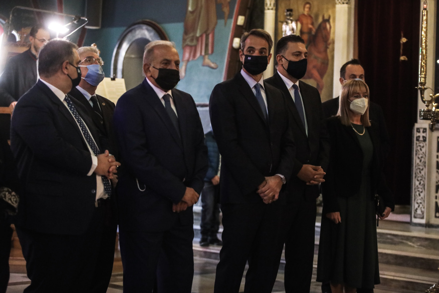 Στο Παλαιό Φάληρο για την παρέλαση ο Μητσοτάκης  – Παρακολούθησε την δοξολογία για την 28η Οκτωβρίου