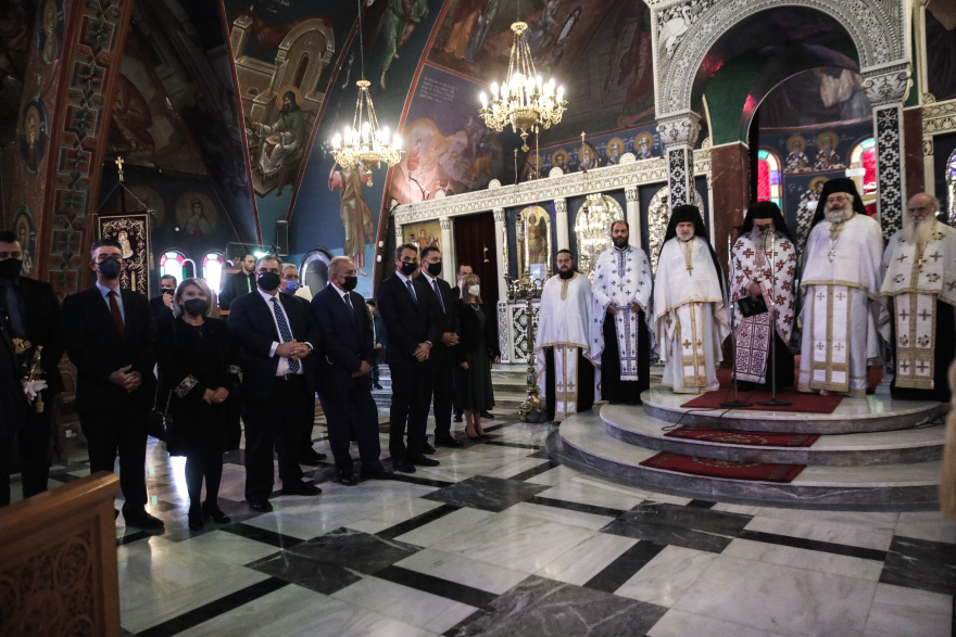 Στο Παλαιό Φάληρο για την παρέλαση ο Μητσοτάκης  – Παρακολούθησε την δοξολογία για την 28η Οκτωβρίου