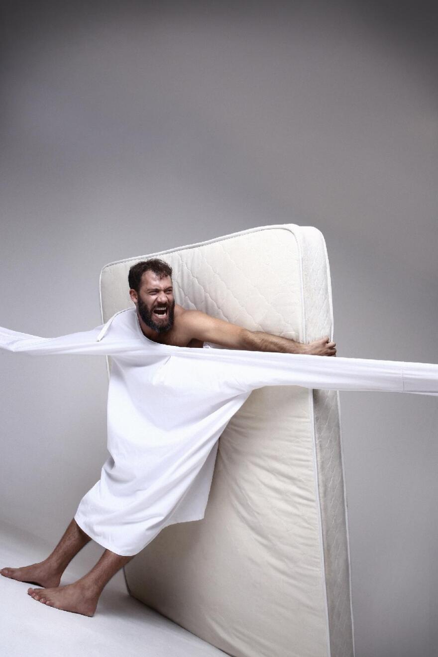 Δημήτρης Λάλος: Ο Μαθιός του «Σασμού» με δύο νέες παραγωγές στο θέατρο