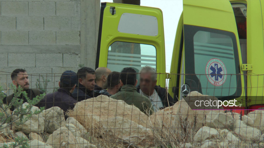 Έγκλημα στην Ιεράπετρα: Παραδόθηκε έπειτα από επτά ώρες διαπραγματεύσεων ο συζυγοκτόνος