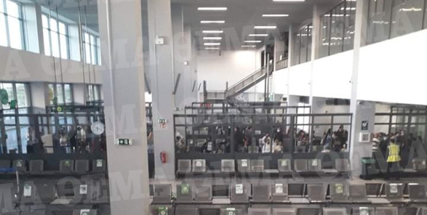 Το άδοξο τέλος μιας Οδύσσειας με στόχο την ελευθερία: Δείτε τους Κουβανούς μετανάστες στο αεροδρόμιο της Ζακύνθου