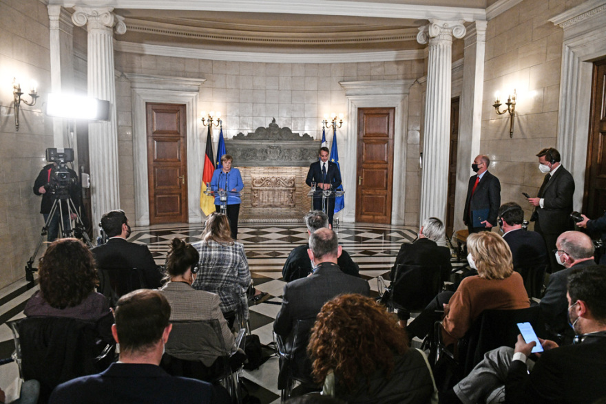 Μητσοτάκης: Η σημερινή Ελλάδα είναι διαφορετική από αυτή που γνωρίσατε - Μέρκελ: Απαίτησα πολλά από τους Έλληνες