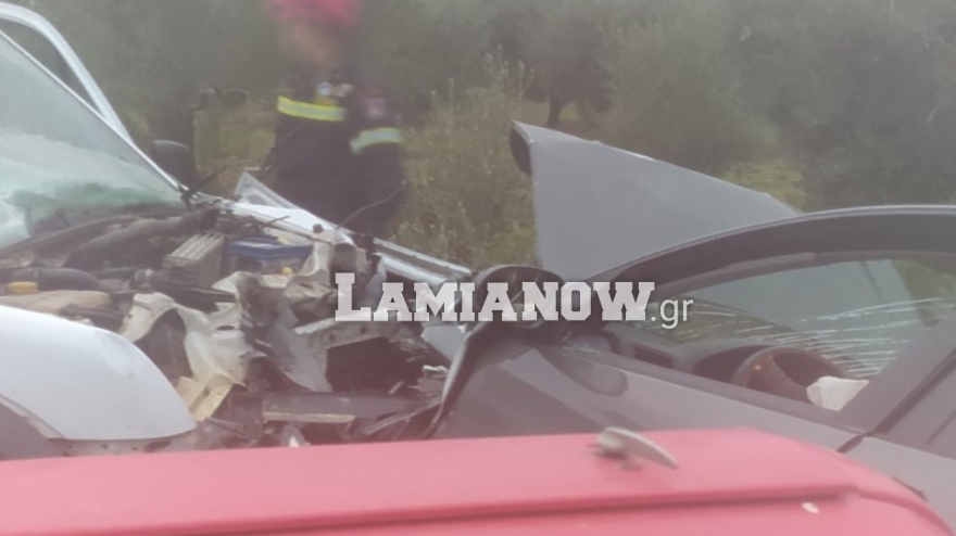 Σοβαρό τροχαίο με τρακτέρ και Ι.Χ στη Λαμία - Τρεις τραυματίες