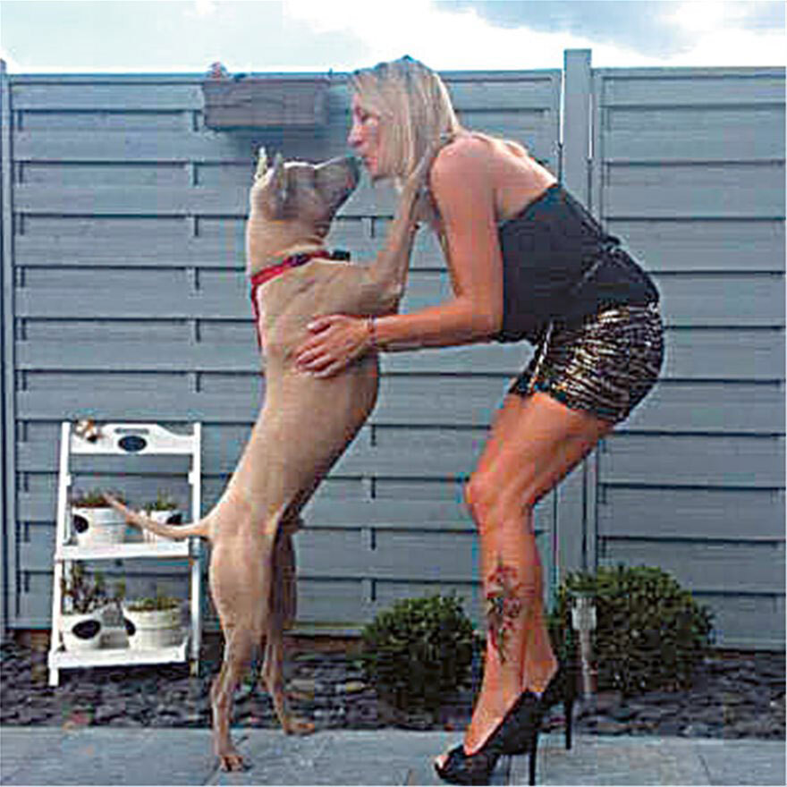 Το βιβλίο του Αλέξη Μανθεάκη για τη διπλή ζωή του Αλβάρο - Πώς απατούσε την Αθηνά για χρόνια με ένα call girl