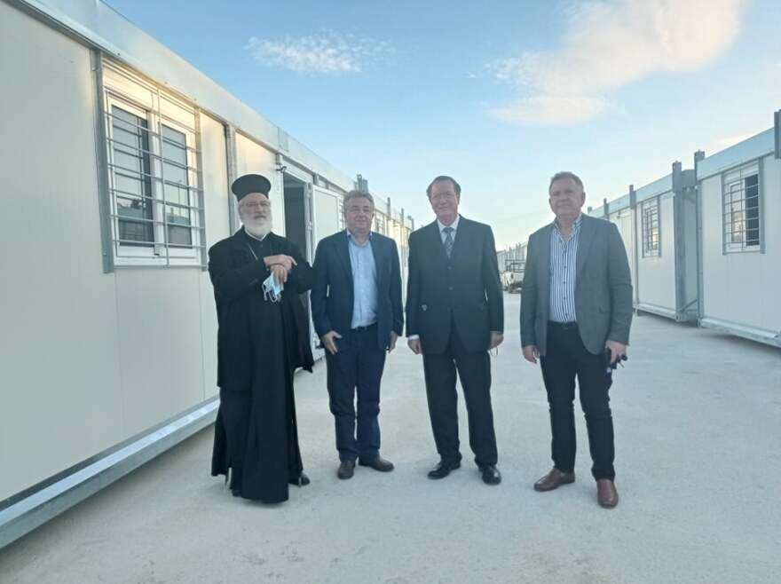 Αρκαλοχώρι: Μπήκαν στους οικίσκους οι πρώτοι σεισμόπληκτοι (φωτογραφίες)