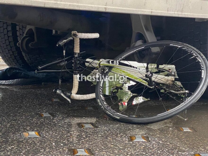 Θρήνος για τη 40χρονη ποδηλάτισσα - Πώς παρασύρθηκε από φορτηγό στη Θεσσαλονίκη