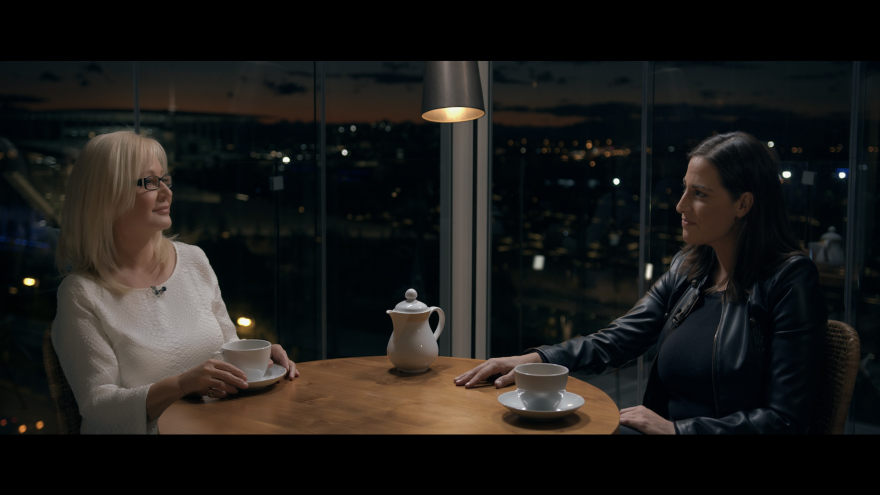 Η Αγγελική Νικολούλη φωτίζει τη δική της προσωπική ιστορία στο Mega Stories