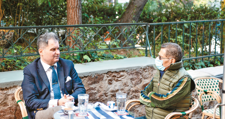 O Στάθης Μπαρτζώκας στον Δανίκα: Η πανδημία γέννησε «Σαμουράι» (και... απασφάλισε τους «ψεκασμένους»)