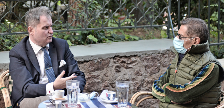 O Στάθης Μπαρτζώκας στον Δανίκα: Η πανδημία γέννησε «Σαμουράι» (και... απασφάλισε τους «ψεκασμένους»)