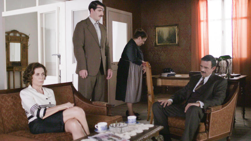 Άγριες Μέλισσες: Ο Μπάμπης επιστρέφει στο Διαφάνι από την εξορία