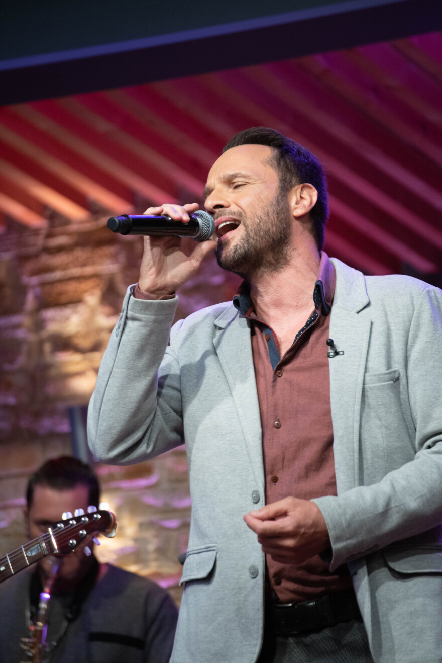 Οι παίκτες του αποψινού Celebrity Game Night καταφτάνουν από το Κουδουνάρι 