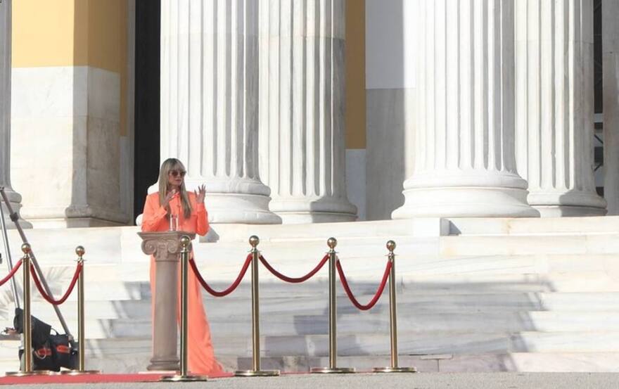 Στην Ελλάδα η Χάιντι Κλουμ για τα γυρίσματα του Next Top Model Γερμανίας