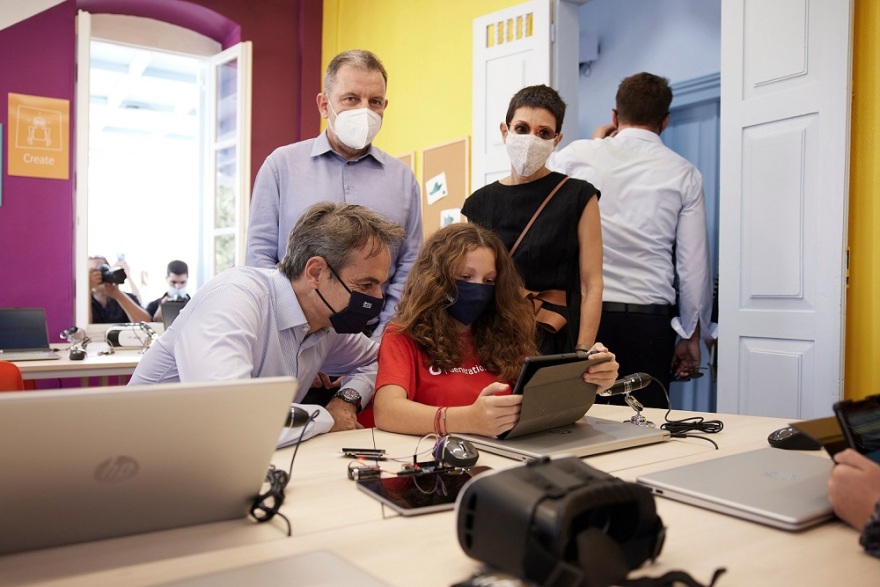 Ο Μητσοτάκης ανακοίνωσε τα έργα που θα μετατρέψουν τη Χάλκη σε πράσινη και ενεργειακά αυτόνομη περιοχή