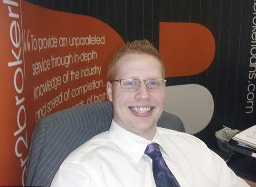 Γκουίλιαμ Πιου: Το «ασχημόπαπο» που κατέκτησε τις πασαρέλες έχει... κόκκινα γένια και κάποτε ζύγιζε 140 κιλά!