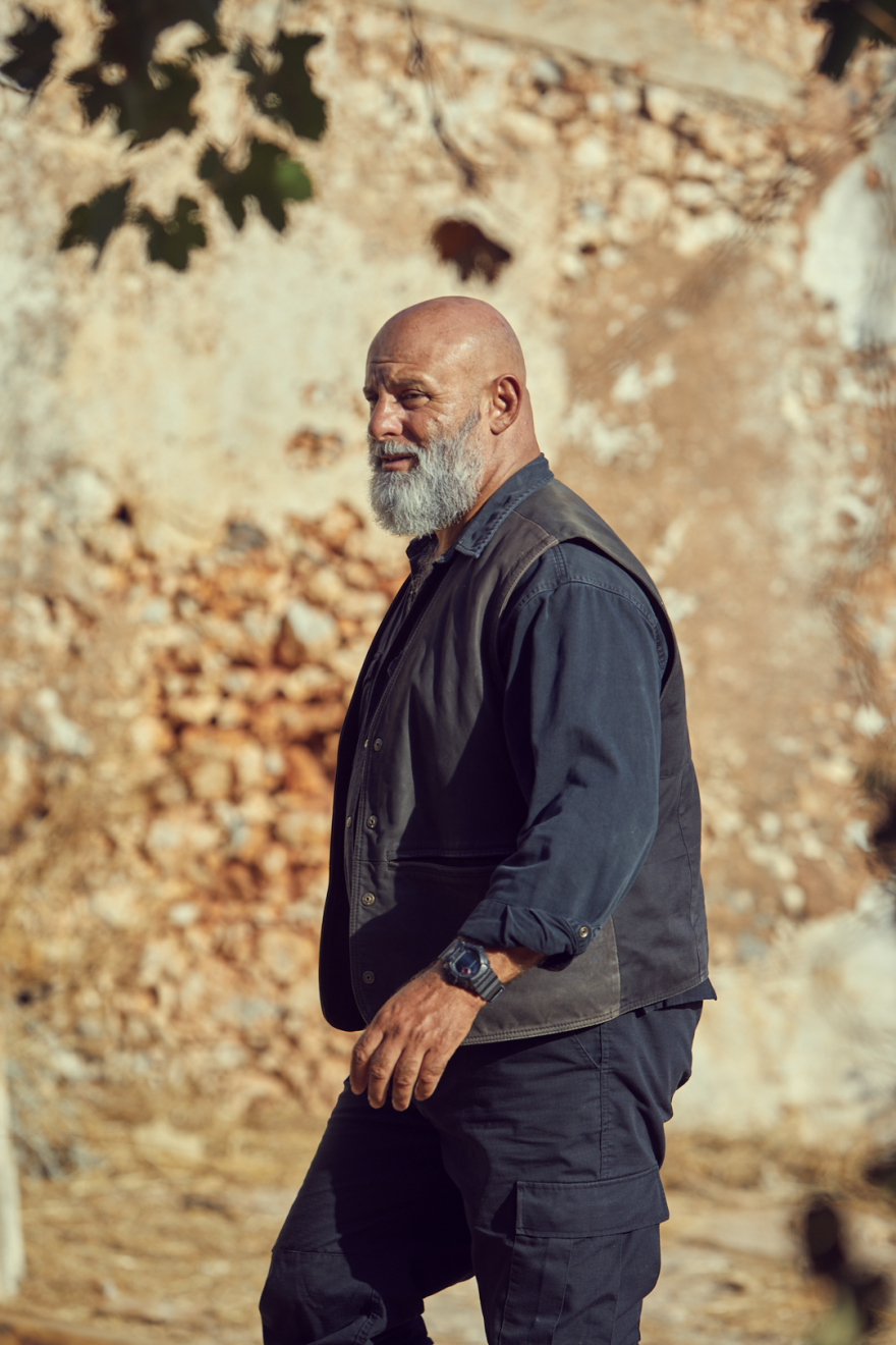 Στο αποψινό επεισόδιο της σειράς «Κομάντα και Δράκοι» ο Ντόντος προκαλεί black out στο χωριό 