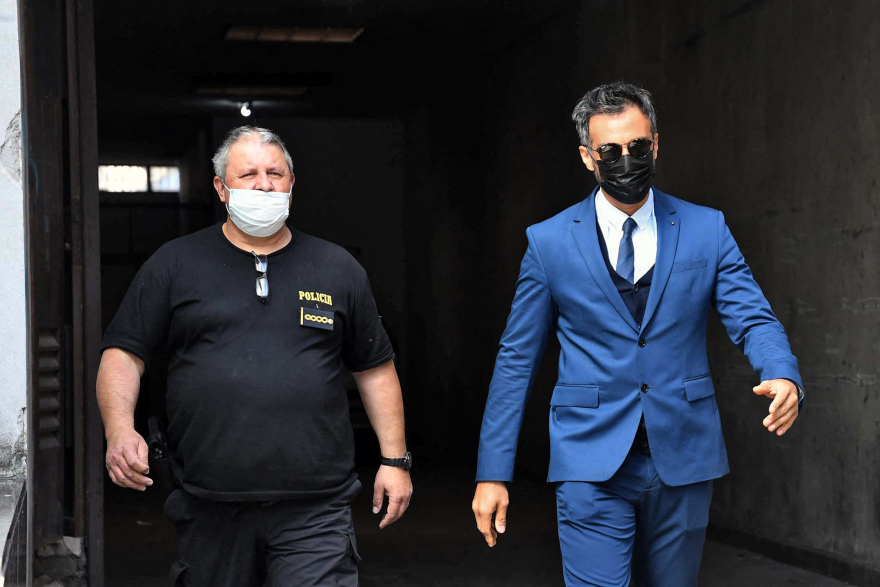 Ντιέγκο Μαραντόνα: Γιατί η αστυνομία ψάχνει το παρελθόν των 7 υγειονομικών που κατηγορούνται για τον θάνατό του 