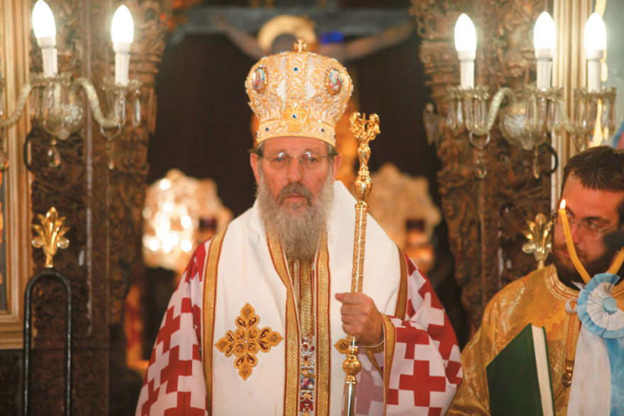 Εκκλησία και πανδημία: Οι ιεράρχες και τα μοναστήρια που... ευλογούν τους «ψεκ»