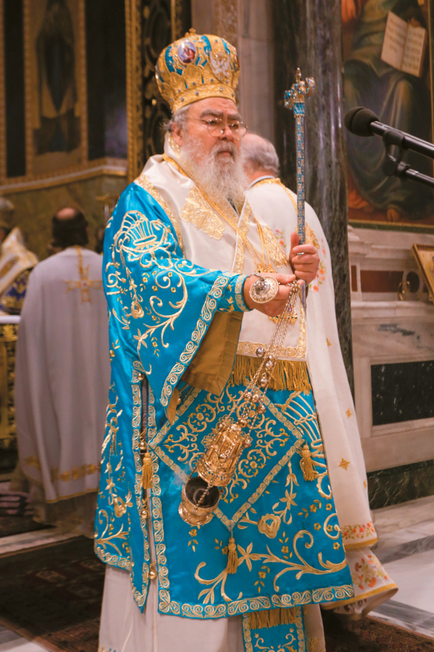 Εκκλησία και πανδημία: Οι ιεράρχες και τα μοναστήρια που... ευλογούν τους «ψεκ»