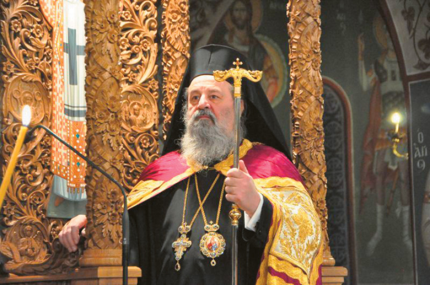 Εκκλησία και πανδημία: Οι ιεράρχες και τα μοναστήρια που... ευλογούν τους «ψεκ»