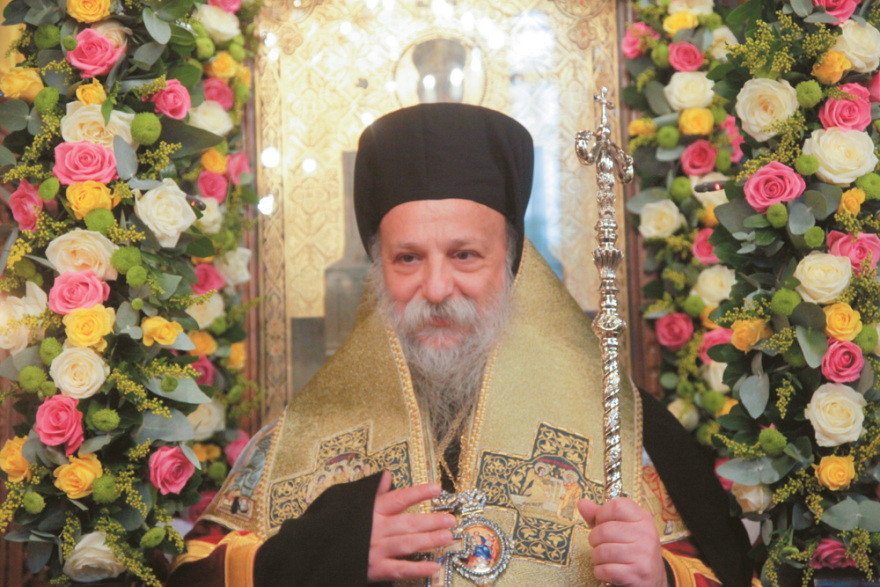 Εκκλησία και πανδημία: Οι ιεράρχες και τα μοναστήρια που... ευλογούν τους «ψεκ»