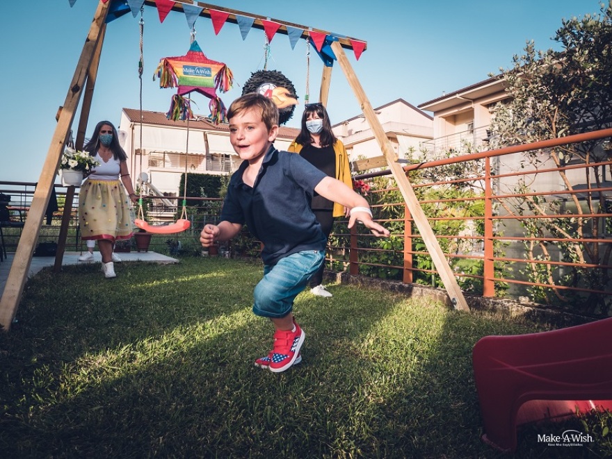 Make a Wish: «Αλίμονο αν συνηθίσουμε στη γροθιά ως βασικό χαιρετισμό»
