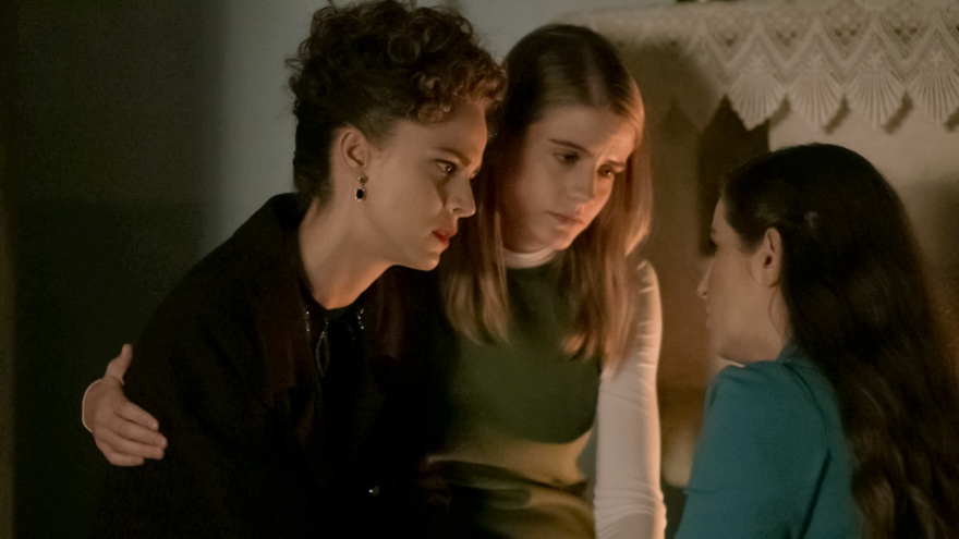 «Άγριες Μέλισσες»: Η συνύπαρξη του Δούκα και της Μυρσίνης με την Ασημίνα και τα παιδιά τους θα φέρει τριγμούς