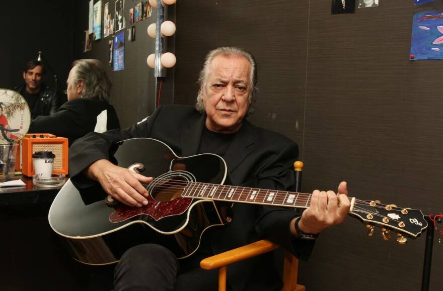 Το φαινόμενο Χρήστος Κυριαζής που γύρισε την πλάτη στο χρήμα και τη δημοσιότητα