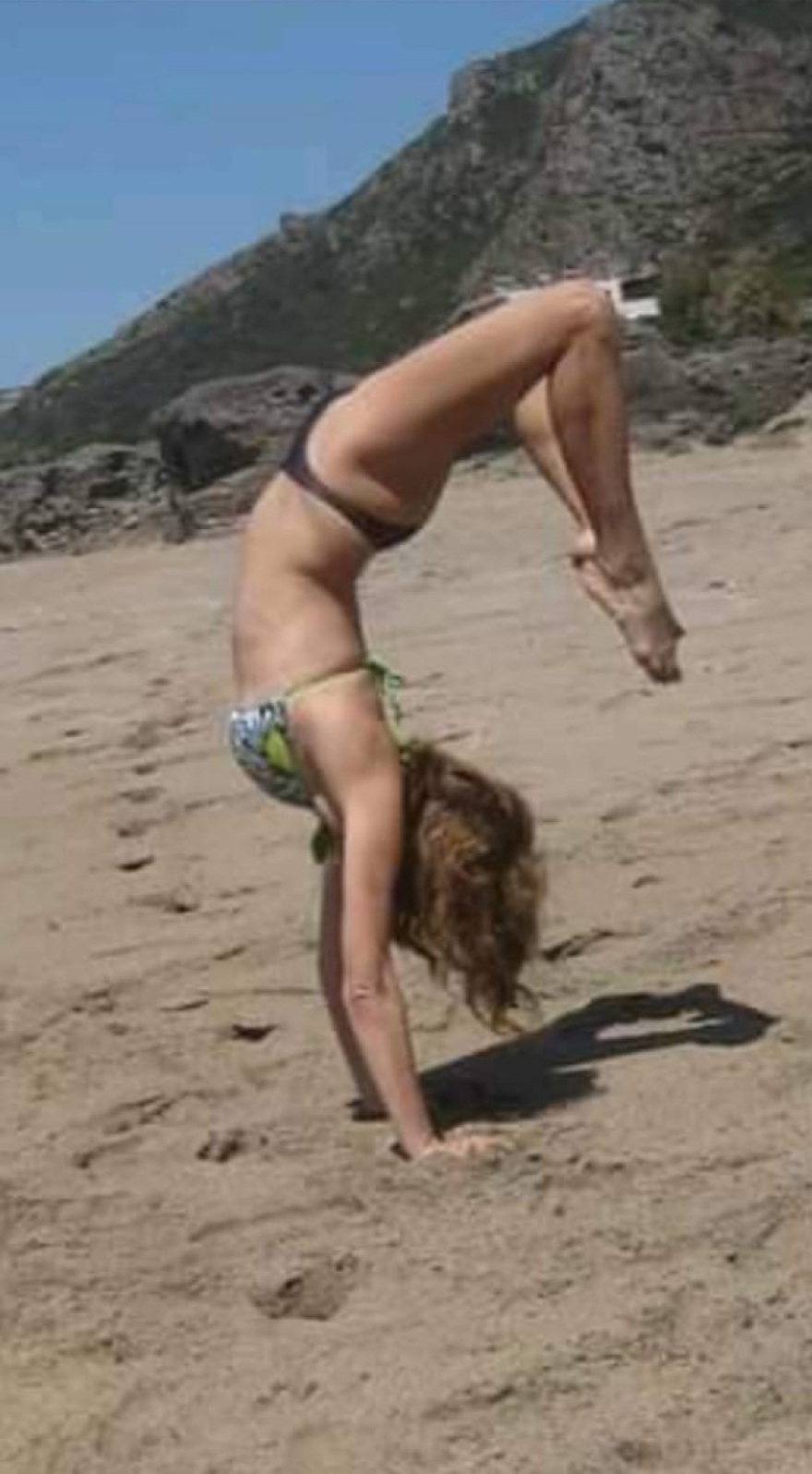 Ποια είναι η εικαστικός που πυροβόλησε και τραυμάτισε σοβαρά τον πατέρα του παιδιού της στο Χαλάνδρι